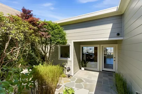 Exterior - 601 Corbett Ave, San Francisco, CA 94114 photo 3 of 8