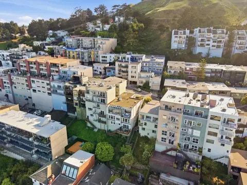 View/Area - 601 Corbett Ave, San Francisco, CA 94114 photo 4 of 4
