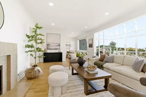Living - 601 Corbett Ave, San Francisco, CA 94114 photo 5 of 7