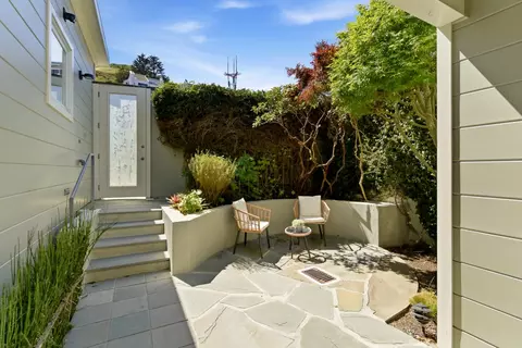 Exterior - 601 Corbett Ave, San Francisco, CA 94114 photo 4 of 8