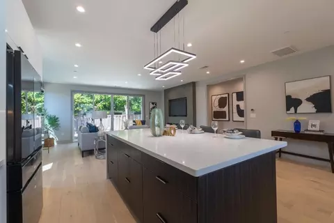 741 Borregas Ave, Sunnyvale, CA 94085