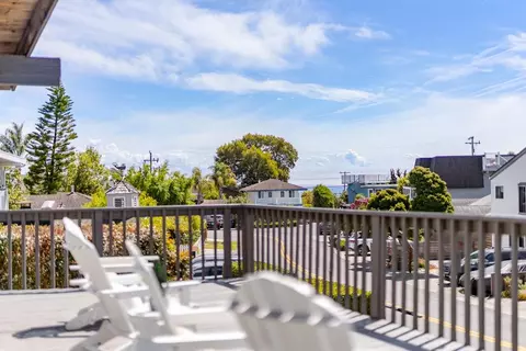 Exterior - 524 Middlefield Dr, Aptos, CA 95003 photo 2 of 13