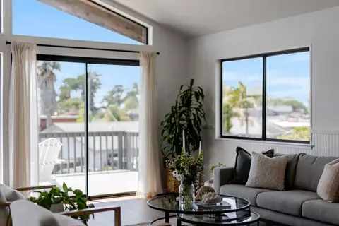 Living - 524 Middlefield Dr, Aptos, CA 95003 photo 2 of 5