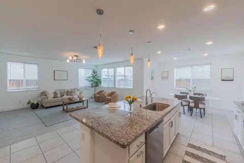 1073 Sardinia Dr, Salinas, CA 93905 photo 9