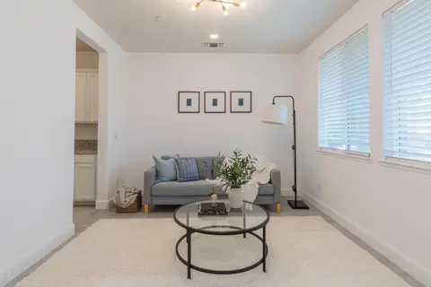 1073 Sardinia Dr, Salinas, CA 93905 photo 6