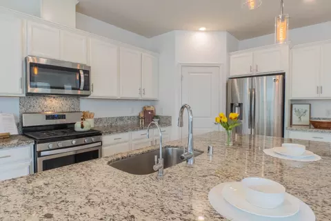 1073 Sardinia Dr, Salinas, CA 93905 photo 12