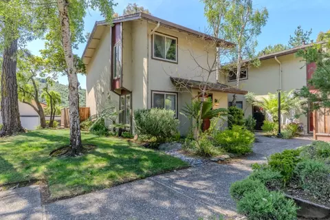 1041 Oddstad Blvd, Pacifica, CA 94044
