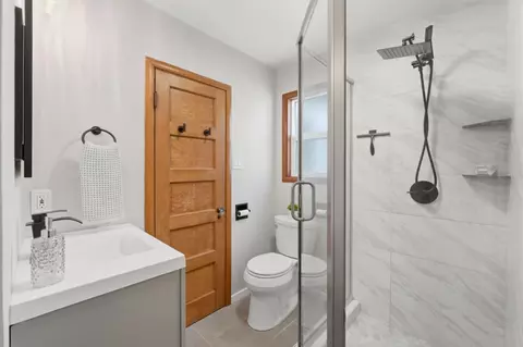 Bath - 207 E Rincon Ave, Campbell, CA 95008 photo 3 of 3