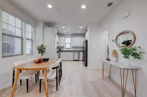 Dining - 3702 Pyramid Way, Mountain View, CA 94043 photo 2 of 3