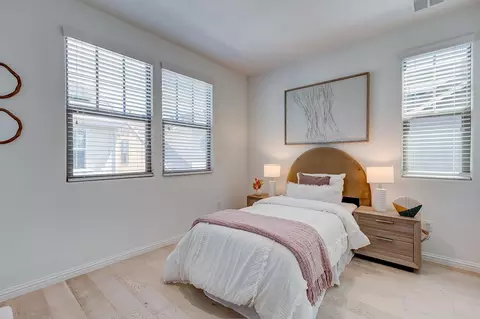 Bedroom - 3702 Pyramid Way, Mountain View, CA 94043 photo 4 of 6