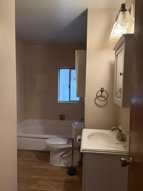 Bath - 606 Vesper Ave, Fremont, CA 94539 photo 1 of 3