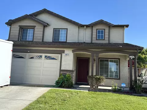 590 El Invierno Dr, Gilroy, CA 95020