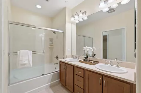 Bath - 1388 Broadway 103, Millbrae, CA 94030 photo 4 of 7