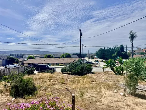 1300 Ord Grove Ave, Seaside, CA 93955