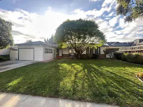 906 Bautista Dr, Salinas, CA 93901