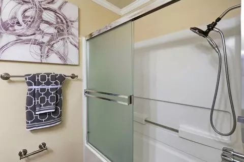 Bath - 979 La Mesa Ter #D, Sunnyvale, CA 94086 photo 2 of 3