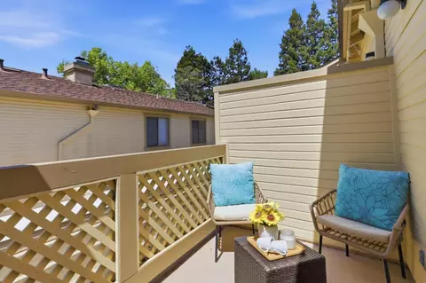 Exterior - 979 La Mesa Ter #D, Sunnyvale, CA 94086 photo 3 of 11