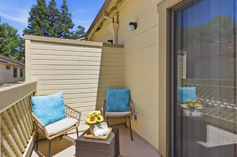 Exterior - 979 La Mesa Ter #D, Sunnyvale, CA 94086 photo 4 of 11
