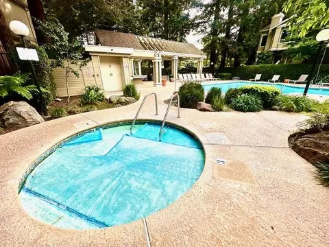 Exterior - 979 La Mesa Ter #D, Sunnyvale, CA 94086 photo 9 of 11