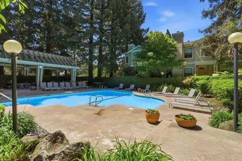 Exterior - 979 La Mesa Ter #D, Sunnyvale, CA 94086 photo 10 of 11