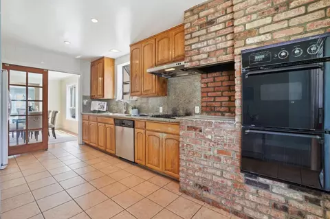 Kitchen - 78 Lapham Way, San Francisco, CA 94112 photo 2 of 2