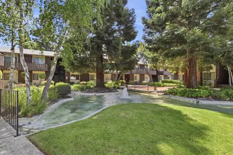Exterior - 100 E Middlefield Rd 3b, Mountain View, CA 94043 photo 7 of 11