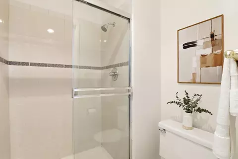 Bath - 100 E Middlefield Rd 3b, Mountain View, CA 94043 photo 3 of 3