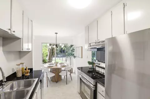 Kitchen - 100 E Middlefield Rd 3b, Mountain View, CA 94043 photo 3 of 4