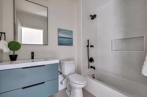 Bath - 105 Darlington, Soquel, CA 95073 photo 4 of 5