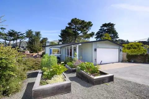 551 4th St, Montara, CA 94037