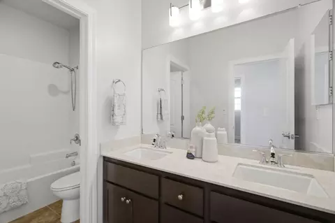 Bath - 320 Gerald Cir, Milpitas, CA 95035 photo 4 of 4
