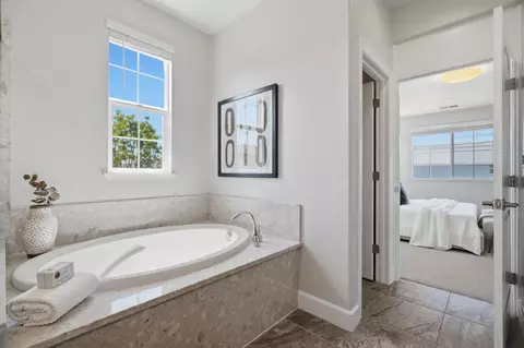 Bath - 320 Gerald Cir, Milpitas, CA 95035 photo 3 of 4