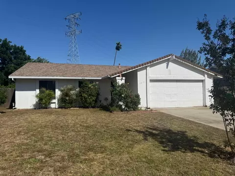 2912 Secretariat Dr, Atwater, CA 95301