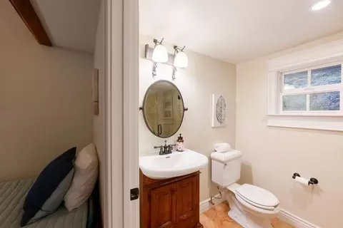 Bath - 295 Jims Rd, Ben Lomond, CA 95005 photo 10 of 12