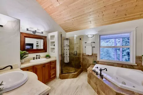 Bath - 295 Jims Rd, Ben Lomond, CA 95005 photo 5 of 12