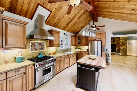 Kitchen - 295 Jims Rd, Ben Lomond, CA 95005 photo 12 of 14