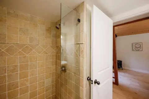 Bath - 295 Jims Rd, Ben Lomond, CA 95005 photo 11 of 12