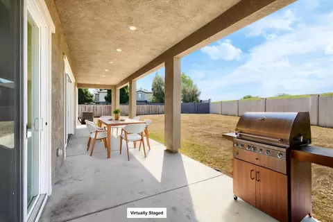 Exterior - 1549 Base Ct, Dixon, CA 95620 photo 4 of 13