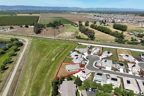 View/Area - 1549 Base Ct, Dixon, CA 95620 photo 15 of 17