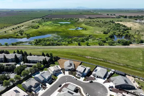 View/Area - 1549 Base Ct, Dixon, CA 95620 photo 14 of 17