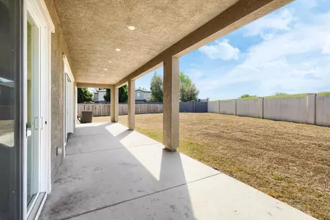 Exterior - 1549 Base Ct, Dixon, CA 95620 photo 7 of 13