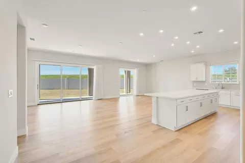 Living - 1549 Base Ct, Dixon, CA 95620 photo 5 of 7