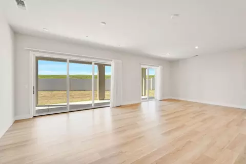 Living - 1549 Base Ct, Dixon, CA 95620 photo 6 of 7