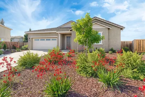 Exterior - 1549 Base Ct, Dixon, CA 95620 photo 3 of 13