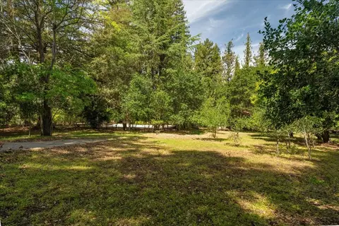 19941 Sunset Dr, Saratoga, CA 95070