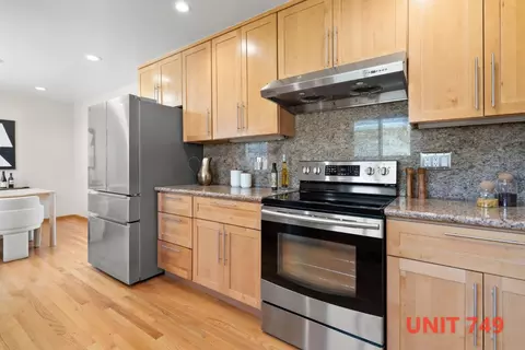 Kitchen - 747-749 Rainbow Dr, Mountain View, CA 94041 photo 5 of 12