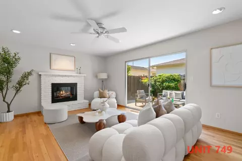 Living - 747-749 Rainbow Dr, Mountain View, CA 94041 photo 9 of 16
