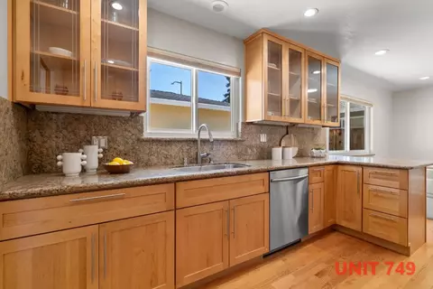 Kitchen - 747-749 Rainbow Dr, Mountain View, CA 94041 photo 6 of 12