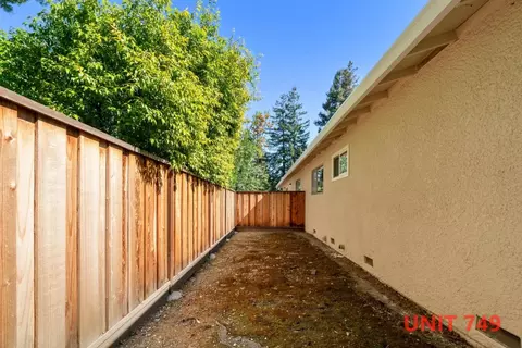 Exterior - 747-749 Rainbow Dr, Mountain View, CA 94041 photo 9 of 13