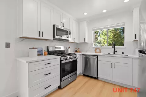 Kitchen - 747-749 Rainbow Dr, Mountain View, CA 94041 photo 7 of 12